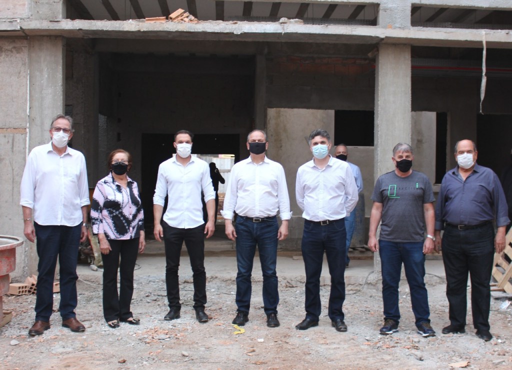 Deputado Ricardo Barros visita obra antienchente e Hospital Intermunicipal em Francisco&nbsp;Beltrão