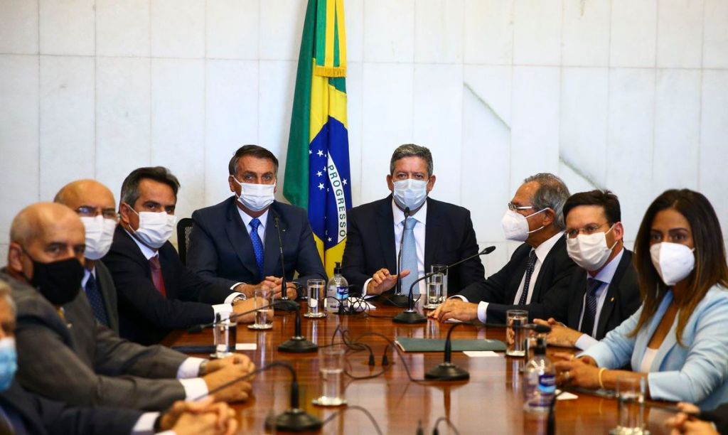 Jair Bolsonaro entrega medida provisória do novo Bolsa&nbsp;Família