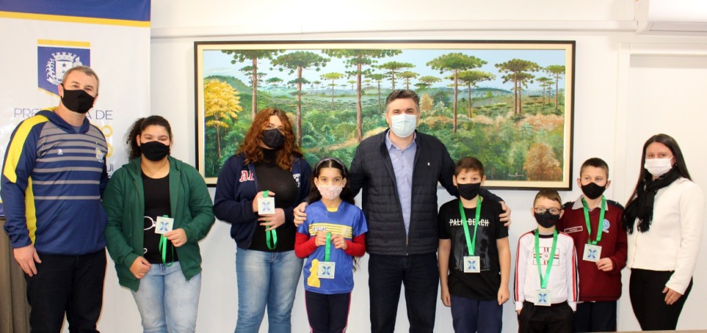 Prefeito Cleber Fontana premia atletas de&nbsp;xadrez