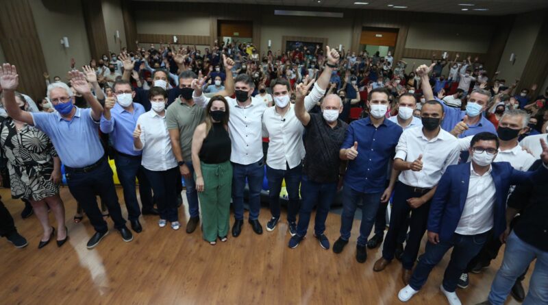 Na Amsop, governador gaúcho Eduardo Leite participa de evento do PSDB por apoio nas prévias do partido para presidente da&nbsp;República