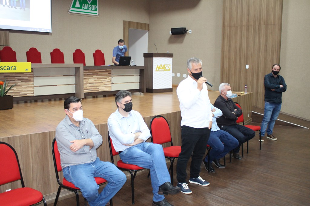 Na Amsop, prefeitos decidem encaminhar à Itaipu pedido de 126km de calçamento para o&nbsp;Sudoeste