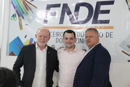 Prefeitos e secretários de Educação da região se reúnem com diretor do Ministério da Educação em Dois&nbsp;Vizinhos