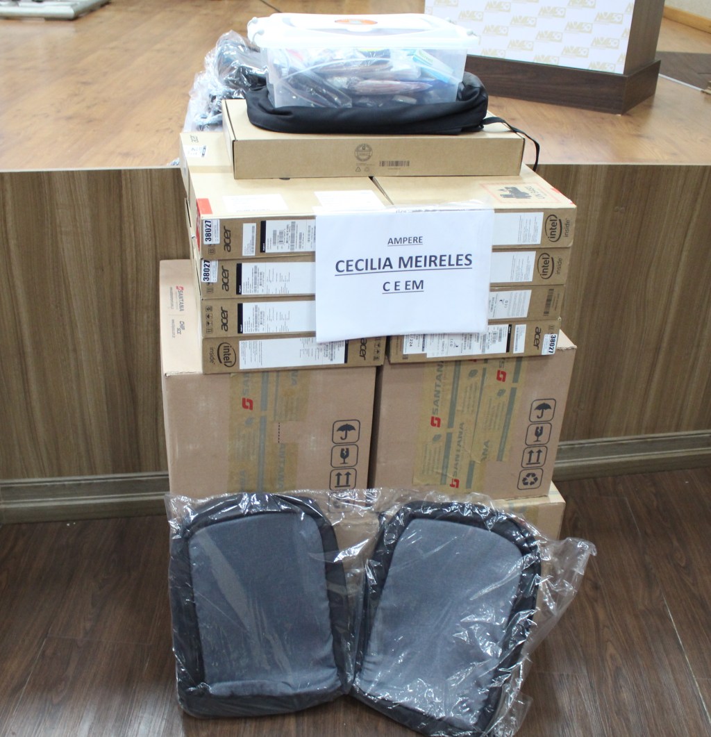 Colégios estaduais em seis municípios da região recebem kits robótica na&nbsp;Amsop