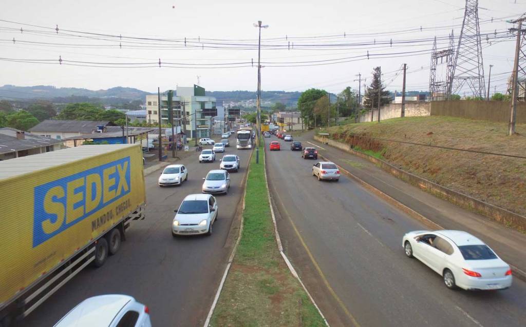 Ação da Prefeitura de Francisco Beltrão agiliza o trânsito na Av. Atílio&nbsp;Fontana