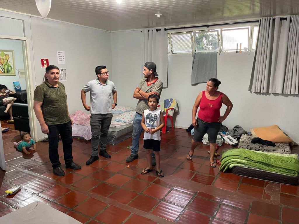 Vereadores visitam famílias alojadas na Casa de Passagem de Francisco&nbsp;Beltrão