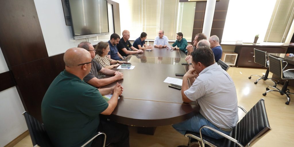 Prefeito de Pato Branco debate melhorias para o setor contábil com sindicato da&nbsp;categoria