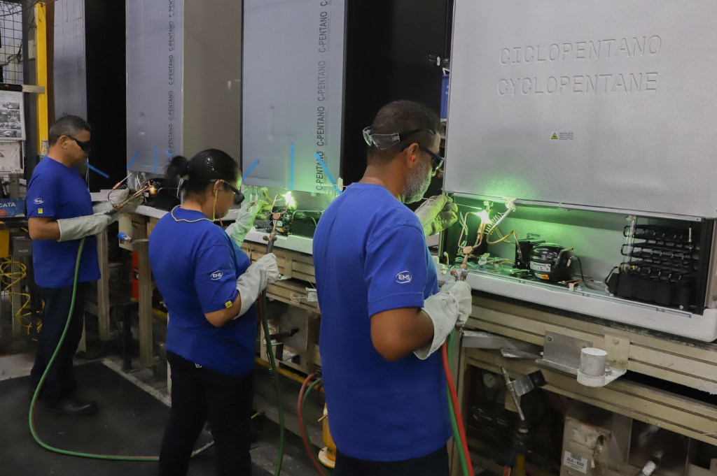 128 mil vagas: Paraná fecha 2024 como 4º estado que mais gerou empregos no&nbsp;Brasil