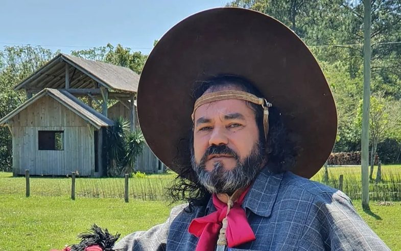 Cantor Baitaca passa bem após acidente de trânsito no&nbsp;RS