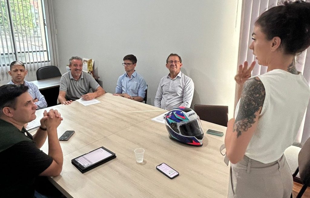 Vereadores e Associação dos Surdos debatem avanços na inclusão em Francisco&nbsp;Beltrão