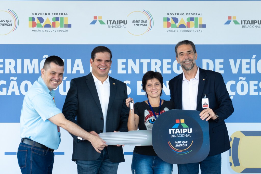 Itaipu entrega 12 veículos a órgãos públicos e instituições sociais do&nbsp;Paraná