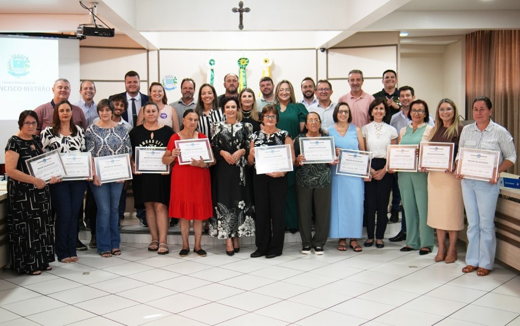 Câmara de Francisco Beltrão homenageia mulheres com moções de&nbsp;aplauso