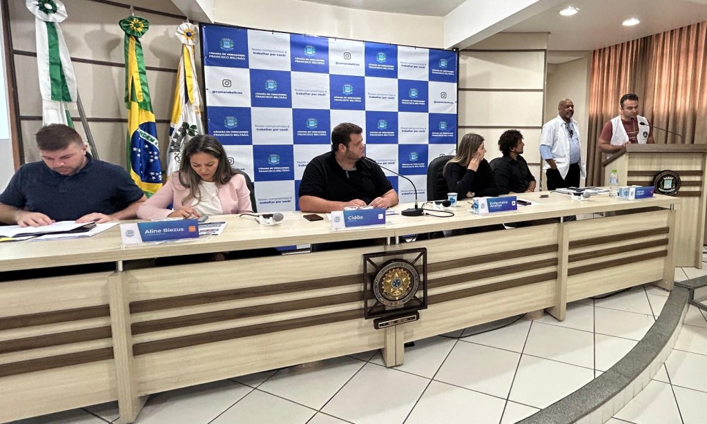 Projetos de mídias desenvolvidos por alunos de colégio estadual são apresentados na Câmara de Francisco&nbsp;Beltrão