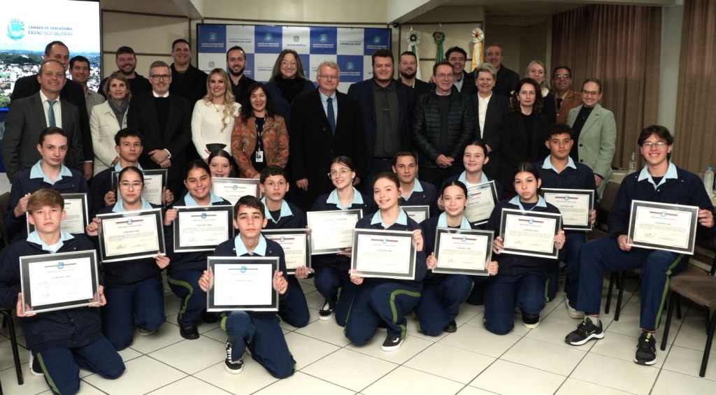 Presidente do TRE-PR empossa Parlamento Jovem na Câmara de Francisco&nbsp;Beltrão