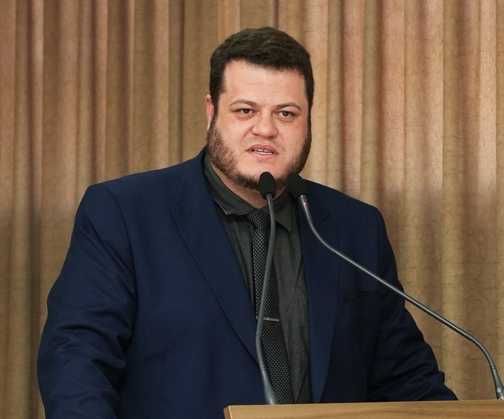 Vereadores de Francisco Beltrão passam a fiscalizar retirada de cabos irregulares em postes de&nbsp;luz