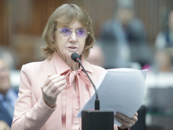 Deputada Luciana Rafagnin cobra explicações da Sanepar sobre falta e qualidade da água no&nbsp;Paraná