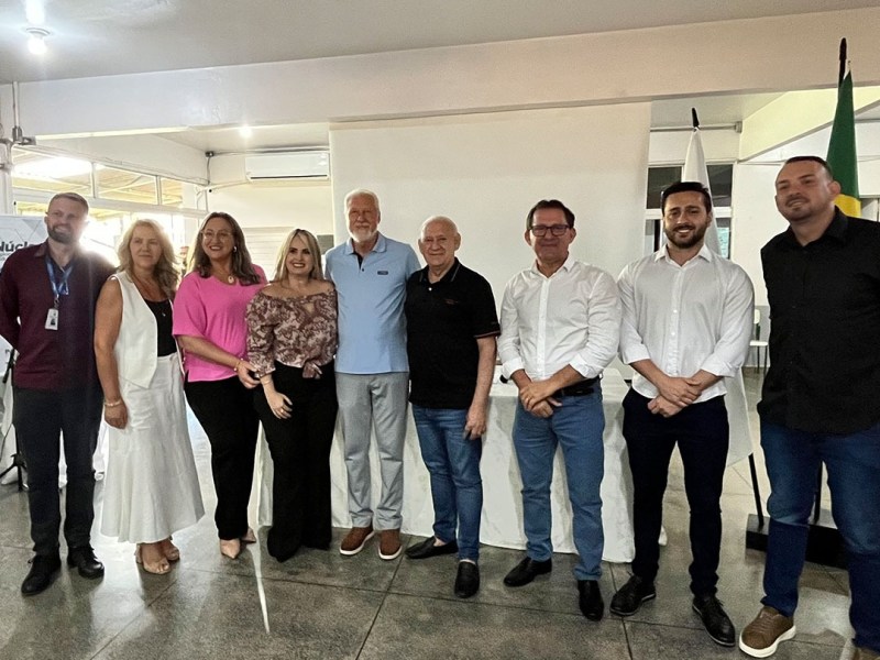 Vereadores participam de assinatura de ordem de serviço de quase R$ 3 milhões para reforma do Colégio Reinaldo&nbsp;Sass