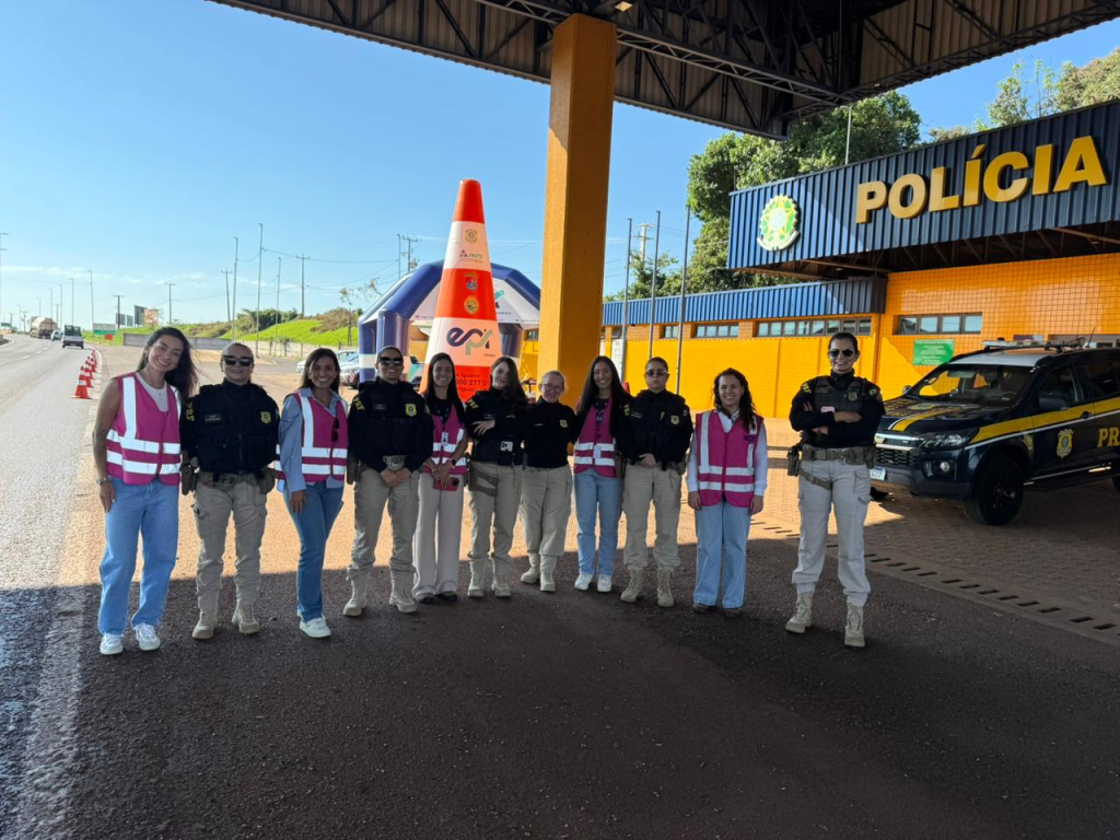 Dia Internacional da Mulher: EPR Iguaçu participa da Operação “Rosas de Aço” e programa distribuição de&nbsp;flores