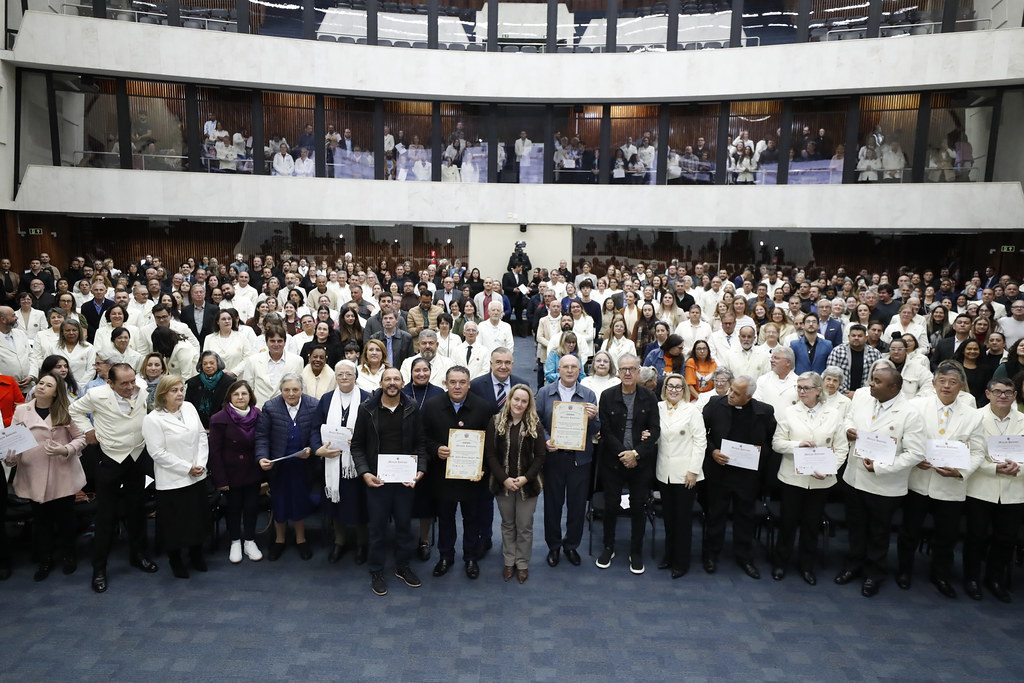 Assembleia Legislativa presta homenagem aos 100 anos da Arquidiocese de Curitiba e à Semana de Corpus&nbsp;Christi