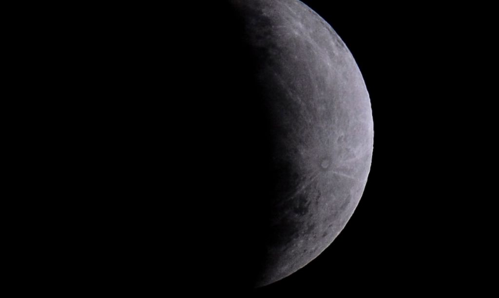 Eclipse parcial da Lua será visto em todo o Brasil nesta&nbsp;quinta-feira